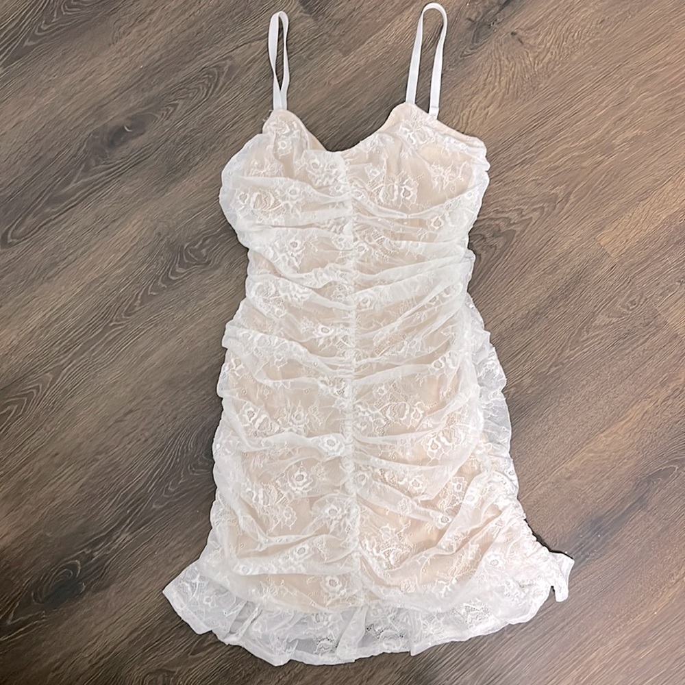 White dress from Windsor, brand new size small!! (Material is stretchy)